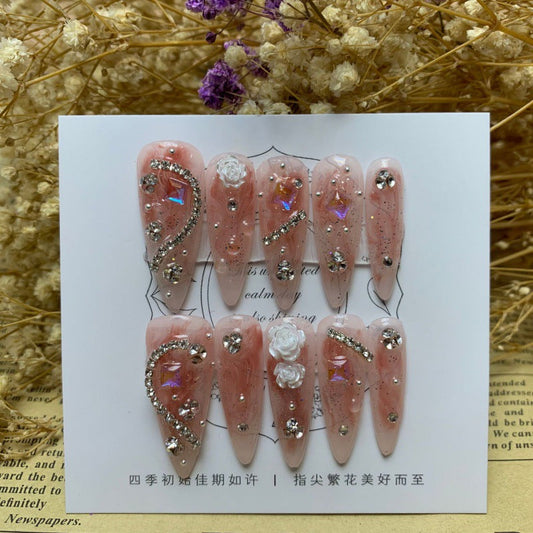 Ongles de photothérapie faits à la main Clous d'amande pleins de diamants Presse réutilisable de camélia sur les ongles